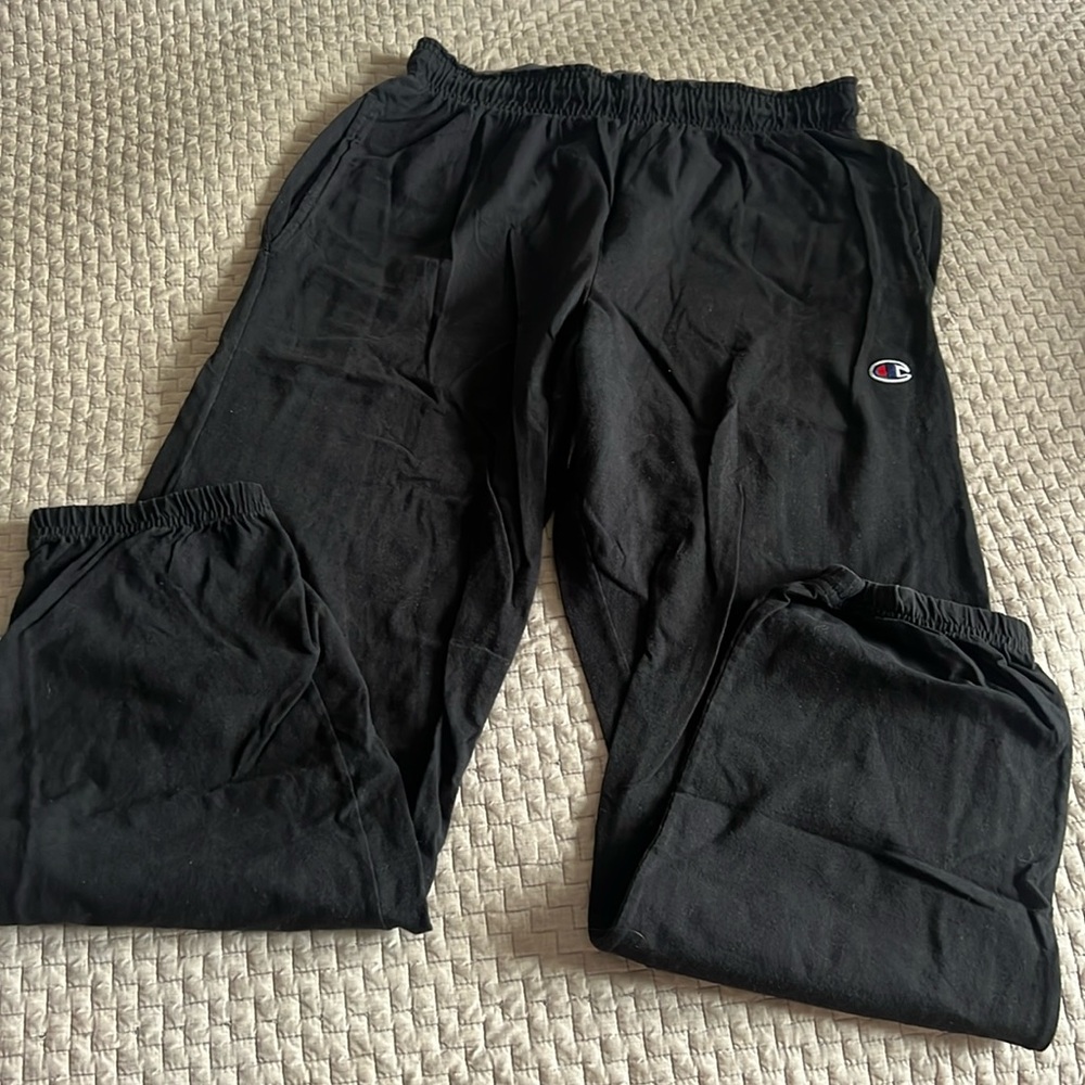 Men’s Champion sweatpants size M. Like new!